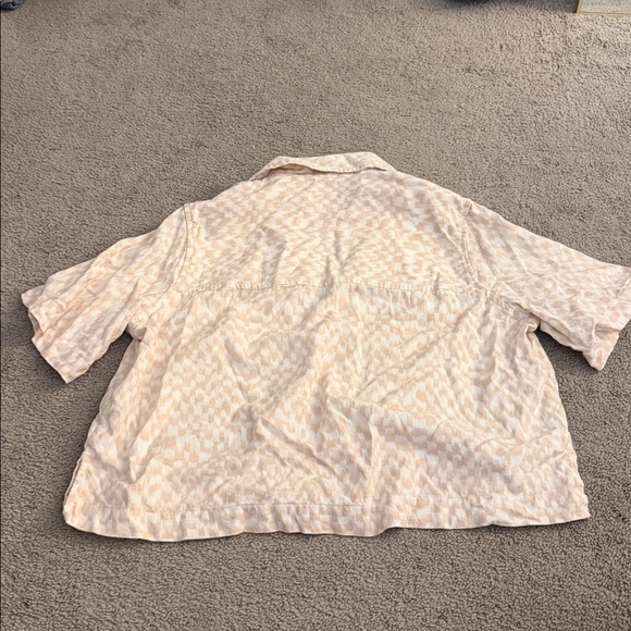 Universal Thread Linen Cropped Button Down - Picture 5 of 5